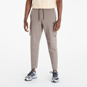 Tepláky Nike Sportswear Tech Fleece hnedá